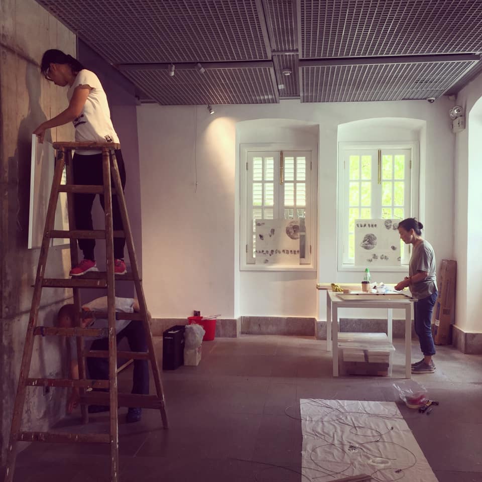 東西物語：瑣碎的短暫和無限